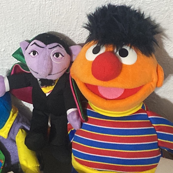 Jim Henson set 4 stuffed animals 3 ornaments+free gifts 🎁 - Picture 3 of 16